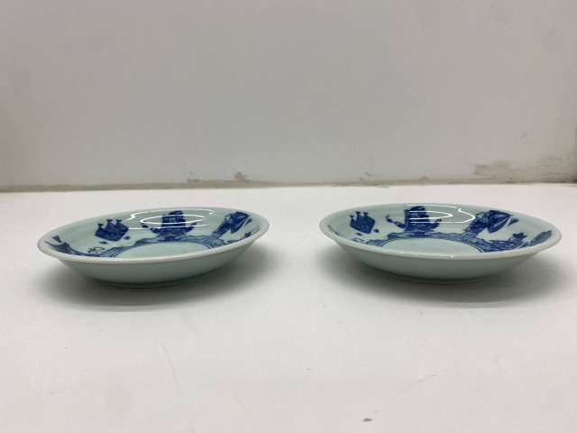 Set of 2 Medium Chinese rice plate, traveler pattern Set of 2 Medium Chinese rice plate, traveler pattern