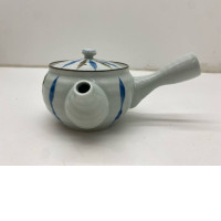 Chinese kettle with rainbow pattern Chinese kettle with rainbow pattern