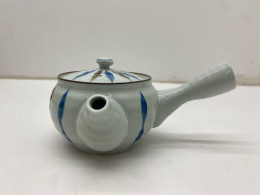 Chinese kettle with rainbow pattern  