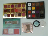 Set of 5 Multi-colored eyeshadow Set of 5 Multi-colored eyeshadow