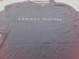 Tommy Hilfiger Logo T-Shirt, Men's Fashion