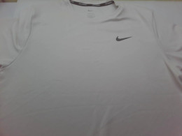 Nike Miler Men's Dri-FIT UV Short-Sleeve 