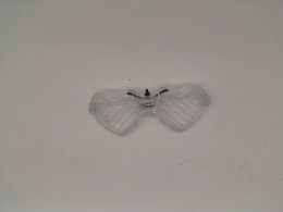 Heart-shaped glasses 