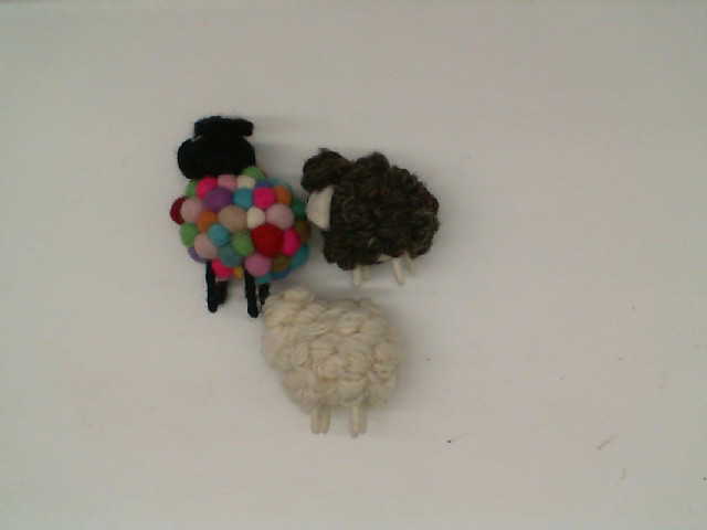 Set of 3 Unpack a small wool toy Set of 3 Unpack a small wool toy