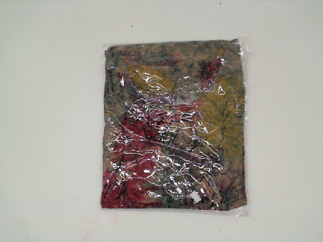 Round neck long sleeve shirt with tree pattern Size L Round neck long sleeve shirt with tree pattern Size L