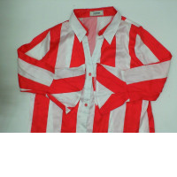 White long-sleeved shirt with red stripes Size L White long-sleeved shirt with red stripes Size L