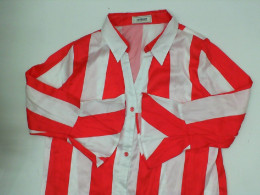 White long-sleeved shirt with red stripes Size L White long-sleeved shirt with red stripes Size L