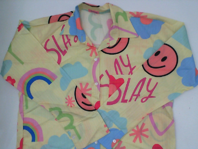 Yellow long-sleeved shirt with pink smile pattern Size L Yellow long-sleeved shirt with pink smile pattern Size L