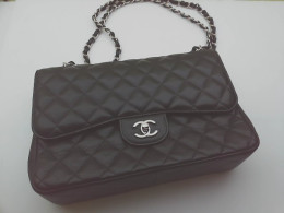  Chanel Timeless Grand Sac Classique Jumbo