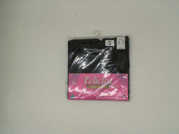 Black long-sleeved round neck shirt Size M Black long-sleeved round neck shirt Size M