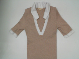 Light green V-neck shirt with collar Size XS Light green V-neck shirt with collar Size XS