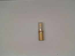 Gold dust spray for decorating desserts 