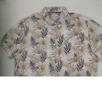 White Hawaiian shirt with leaf pattern White Hawaiian shirt with leaf pattern