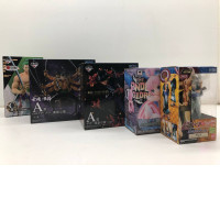 BIG SALE! Set of 5 Japanese figures (NEW)