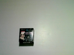 Black Pearl Revitalizing Eye Mask