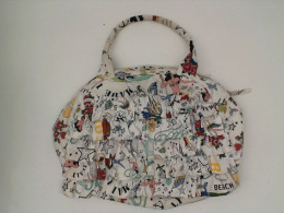 Women's white patterned crossbody bag