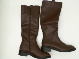 Dark brown winter long boots 