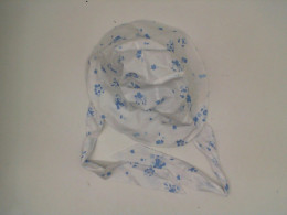 White children's wide-brimmed sun hat with blue pattern 