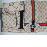 Set  6-foot bed sheets and pillowcases in a Gudchi pattern 