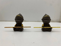 Set of 2 Monkey decorating the desk Set of 2 Monkey decorating the desk