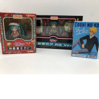 Set of 3 Japanese figures