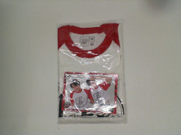 White round neck t-shirt with blue stripes and black pattern Size M White round neck t-shirt with blue stripes and black pattern Size M