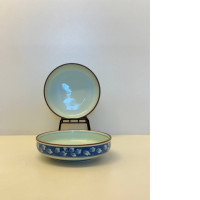 Set of 2 deep plates + stand