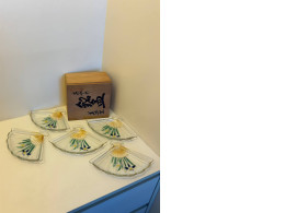 Set of 5 transparent plates in the form of a fan with a picture