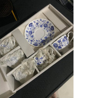 Set of 5 mugs + 5 saucers in a gift box