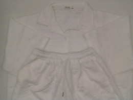Men's white short-sleeved shirt and shorts set 