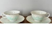 Set of 2 mugs and 2 saucers