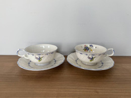 Set of 2 mugs and 2 saucers