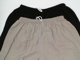 Set of 2 Black and gray three-quarter pants Set of 2 Black and gray three-quarter pants