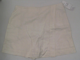 Women's white short skirt Women's white short skirt