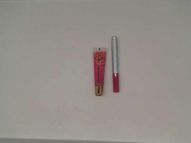 Set of 2 Pink lipstick Set of 2 Pink lipstick