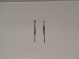 Set of 2 Nail tools 