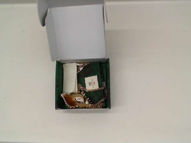 Gold conch necklace box Gold conch necklace box