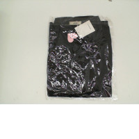 Black long-sleeved shirt Black long-sleeved shirt