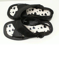Women's black sandals with white pattern 