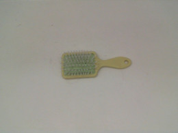 Small hair comb 