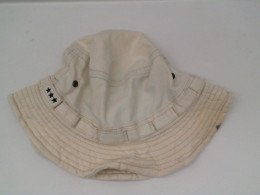 White wide-brimmed hat 