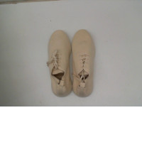 Women's white sneakers 