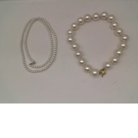 Set of 2 White beaded necklace