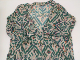 Women's long-sleeved white dress with green pattern Women's long-sleeved white dress with green pattern