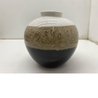 White flower vase with pattern 