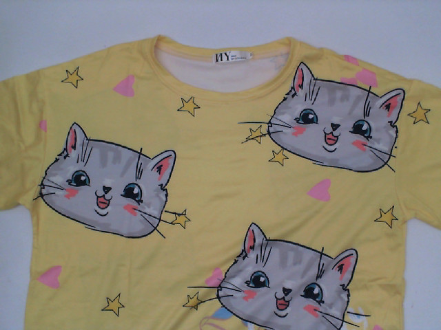 Yellow round neck shirt with cat pattern Yellow round neck shirt with cat pattern