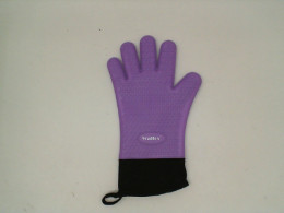 Purple microwave heat-resistant gloves Purple microwave heat-resistant gloves