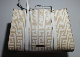 Women's shoulder bags