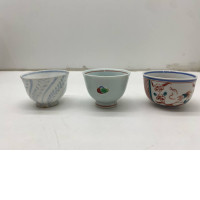 Set of 3 White Chinese teacup with pattern Set of 3 White Chinese teacup with pattern