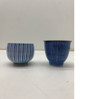 Set of 2 White Japanese tea cup with blue pattern 